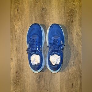 Men’s blue size 16 New Balance sneakers